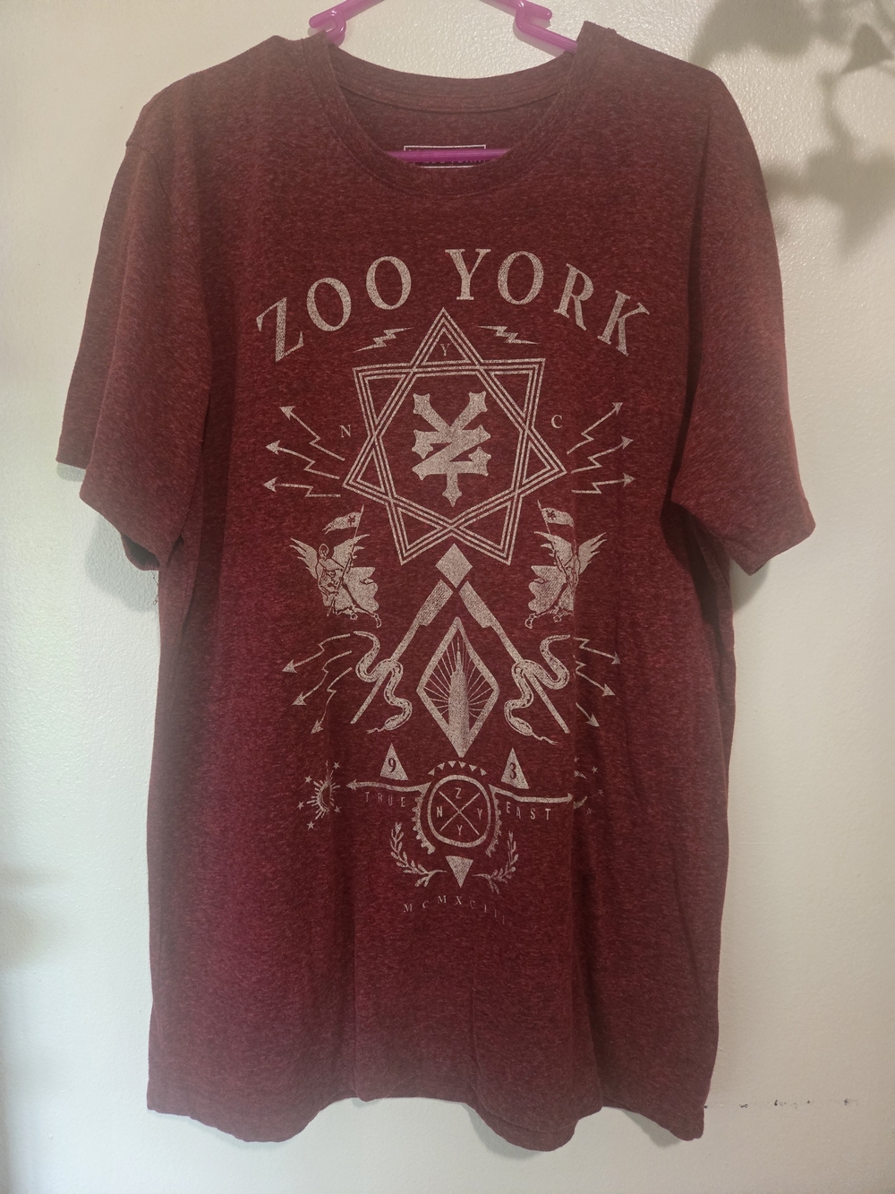 Zoo York Maroon Graphic Tee Large